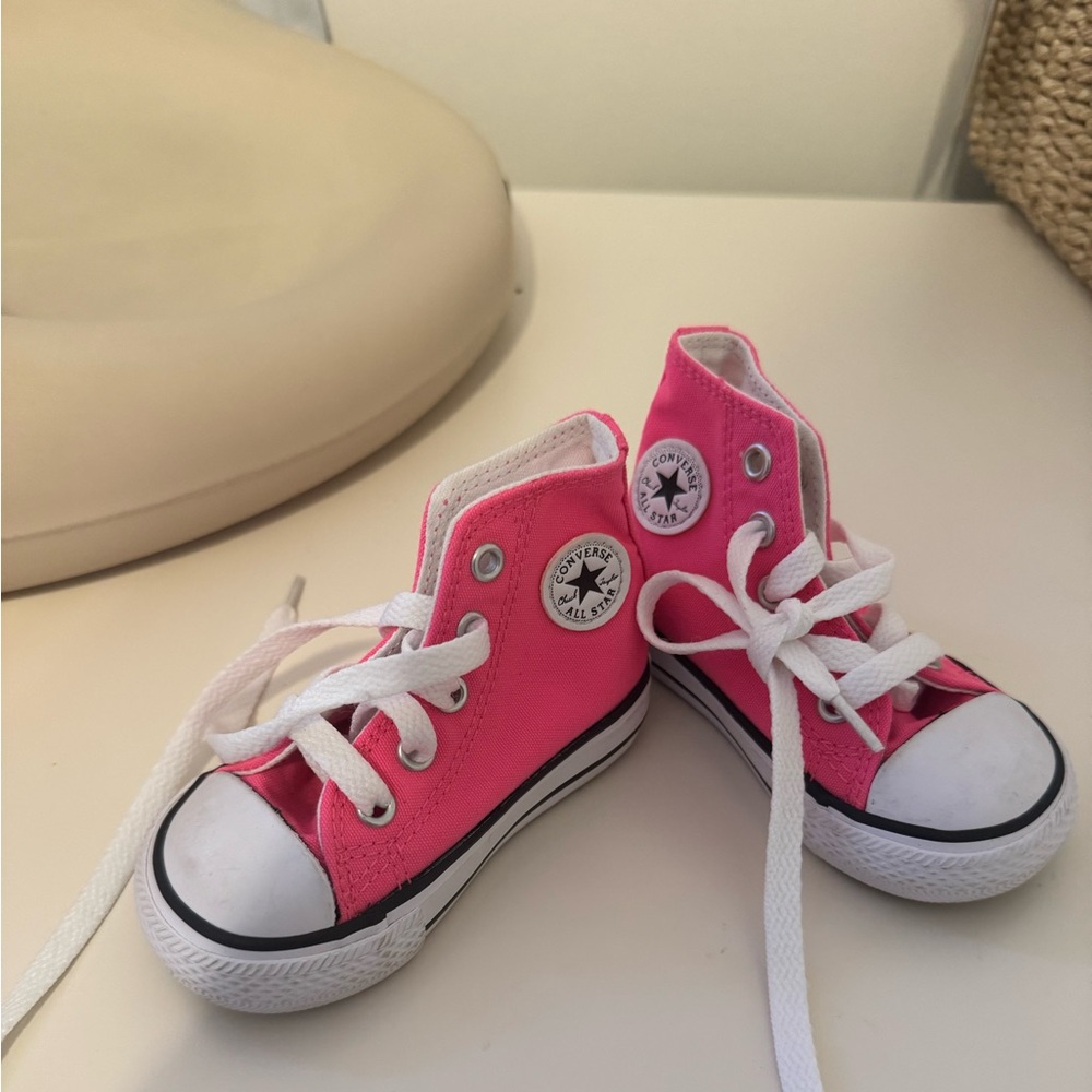 Toddler hot pink converse